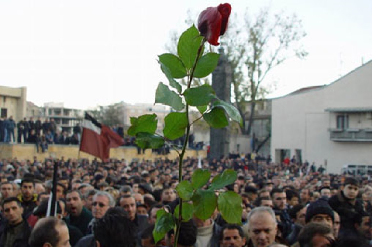 Грузия революция. Революция роз в Грузии 2003. Революция роз. Грузия. 2003 Год. Цветная революция в Грузии 2003. Революция роз» в Грузии 2004.